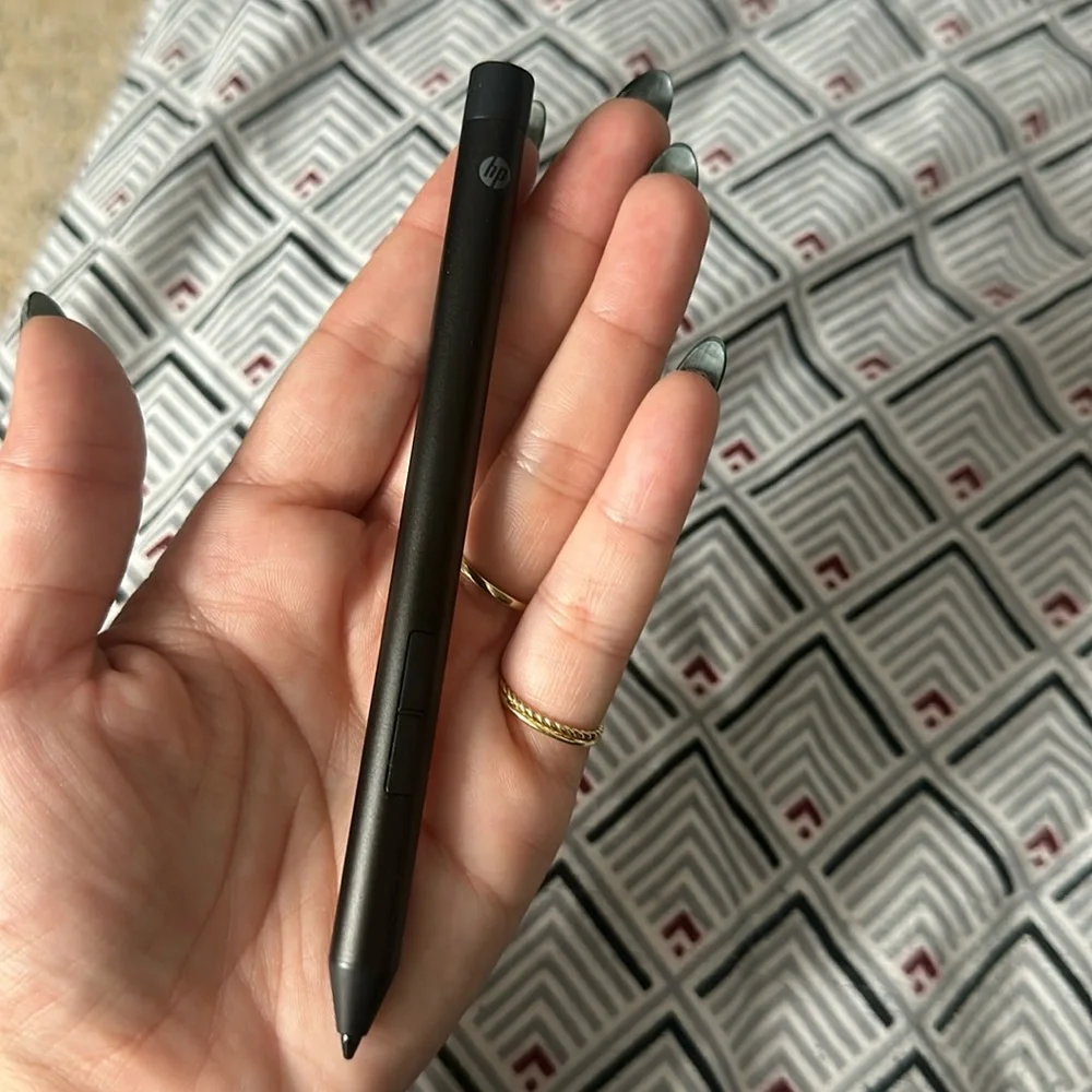 Hp stylus never been used didn’t work for my tablet but don’t have box.
